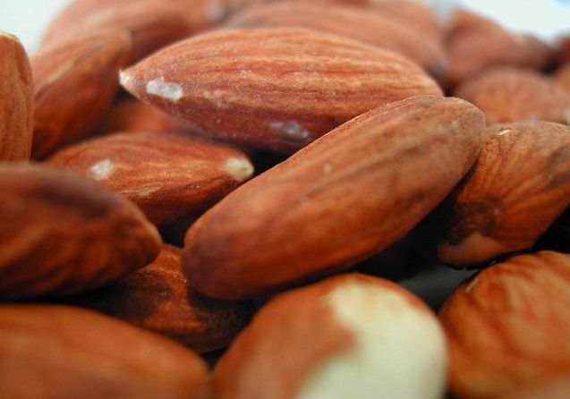 Tinutulungan ng almond upang kontrolin ang dami ng calories sa proseso ng pagkawala ng timbang