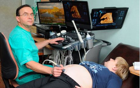 Obstetrician-gynecologist, doktor sa diagnostic ultrasound sa pinakamataas na kategorya, Yavorsky Yuri Tsezarevich, doktor na may karanasan sa trabaho na 32 taon