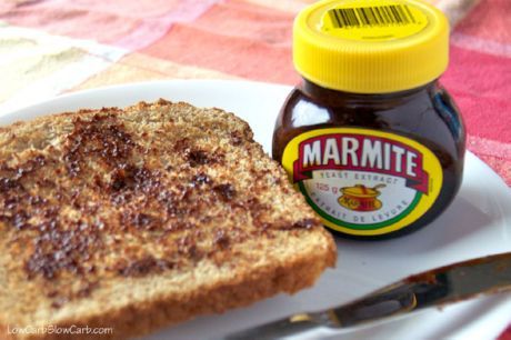 42. Maghain ng tinapay na may mantikilya at marmite, Britain