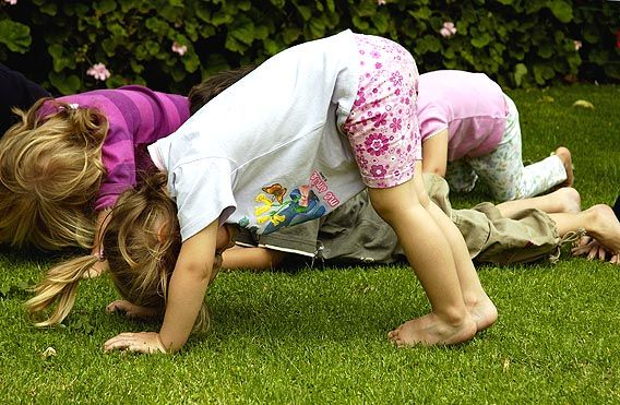 Morning gymnastics para sa mga batang mas bata sa preschool age 